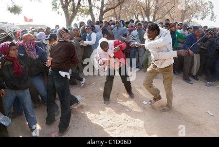 Les Nigérians en colère dans le camp de réfugiés de Shousha, Ben Gardane, Tunisie Banque D'Images