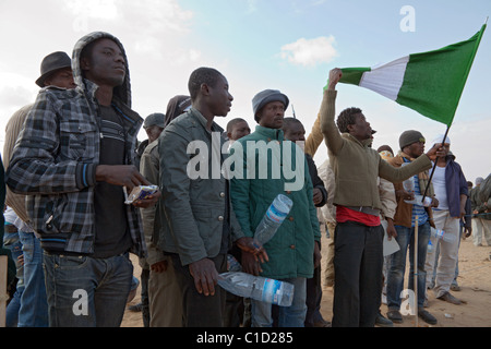 Les Nigérians en colère dans le camp de réfugiés de Shousha, Ben Gardane, Tunisie Banque D'Images