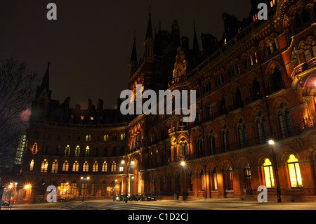 St Pancras, l'hôtel Renaissance récemment rénové (anciennement le Midland Grand Hotel) Banque D'Images