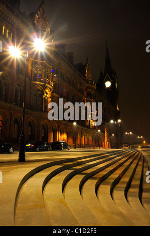 St Pancras, l'hôtel Renaissance récemment rénové (anciennement le Midland Grand Hotel) Banque D'Images