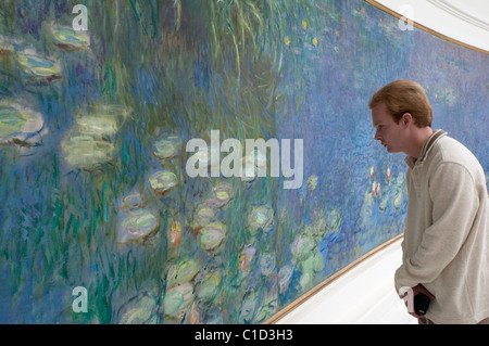 Monet galerie dans le Musée de l'Orangerie à Paris, France. Banque D'Images