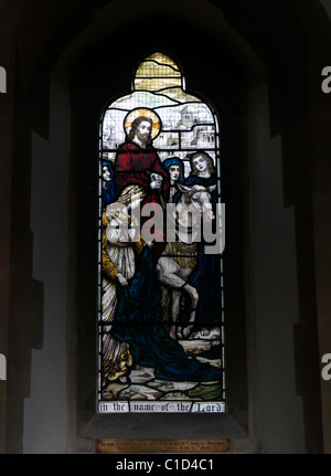 Surrey Epsom Angleterre Christchurch Vitrail de Jésus Christ d'entrer dans la ville de Jérusalem Banque D'Images
