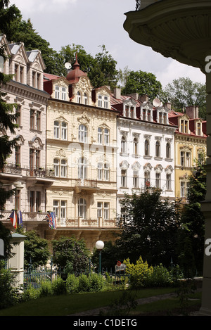 République tchèque, la Bohême, Karlovy Vary, bâtiments du xixe siècle sur la rue Sadova Banque D'Images