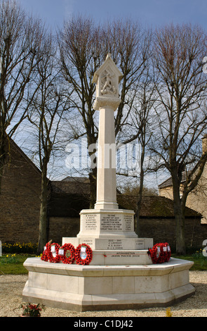 Le monument aux morts, Bampton, Oxfordshire, England, UK Banque D'Images