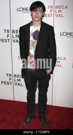 Ezra Miller, 8e édition du Festival du film de Tribeca - Première mondiale de City Island' Arrivées - New York City, USA - 26.04.09 PNP/ Banque D'Images