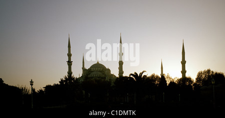 Crépuscule d'une vue sur la Mosquée Bleue (Sultan Ahmet Camii ) Istanbul en Turquie. Banque D'Images