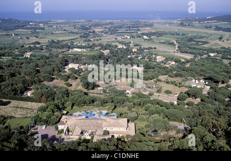 La France, Var, Saint Tropez, villas de luxe à Ramatuelle, ancienne maison du chanteur français Johnny Halliday (vue aérienne) Banque D'Images