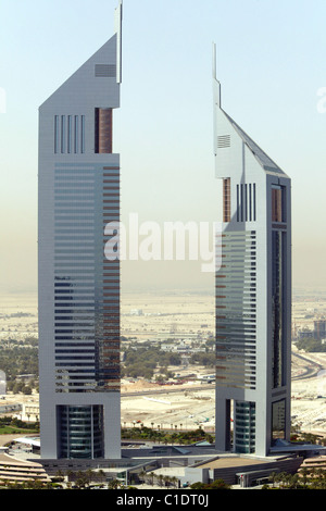 Emirats arabes unis Dubaï la ville moderne vu de Fairmont Hotel terrasse Cheick Zayed Road & la nouvelle construction sans fin Banque D'Images