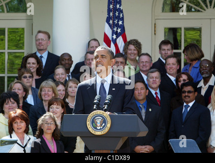 Le président Barack Obama aborde les invités pendant une présentation de l'enseignant national 2009 de l'année dans la Rose Banque D'Images