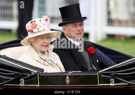 Portrait de la Reine Elisabeth II et le Prince Philip, l'Ascot, Royaume-Uni Banque D'Images