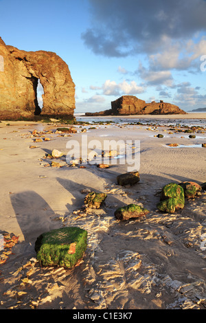 Broad Oak Beach sur la côte nord des Cornouailles capturé à marée basse Banque D'Images