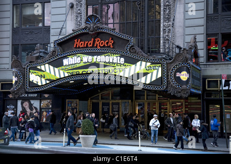 Le Hard Rock Cafe sur Broadway et la 43e St. dans le Times Square de New York. Banque D'Images