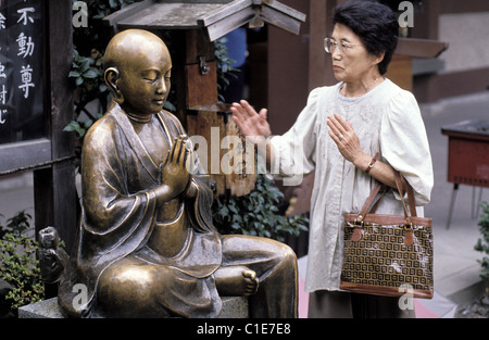 Le Japon, Honshu, Tokyo, Asakusa temple Banque D'Images