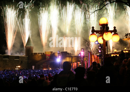 Canada, Québec, province de Québec, spectacle d'ouverture du carnaval d'artifice, en face de la porte Saint Jean et les remparts Banque D'Images