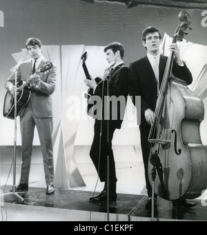 Le trio de musique irlandaise BACHELORS 1965 environ à partir de la gauche : Con Closkey, Dec Closkey et John Stokes Banque D'Images