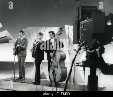 Le trio de musique irlandaise BACHELORS 1965 environ à partir de la gauche : Con Closkey, Dec Closkey et John Stokes Banque D'Images