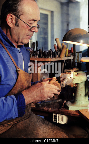 France, Jura, Jean Masson, tuyau bouilloire à Saint-Claude, Banque D'Images