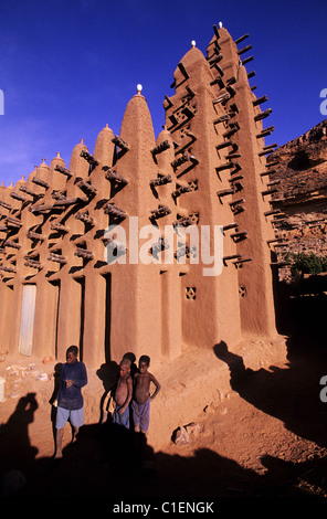 Mali, Pays Dogon, la mosquée de Teli, village au bas de la falaise de Bandiagara Banque D'Images