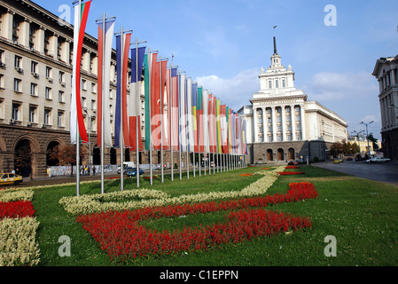 Bulgarie, Sofia, Sveta Nedelya Square, l'ancien bâtiment du parti, symbole de la puissance communiste Banque D'Images