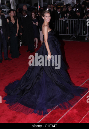 Heidi Klum, 'Le modèle comme Muse : incarnant Fashion' Costume Institute Gala au Metropolitan Museum of Art - Nouveaux arrivants Banque D'Images