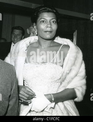 PEARL BAILEY (1918-1990) chanteuse et actrice de cinéma américain Banque D'Images