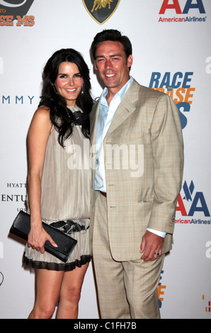 Angie Harmon et Jason Sehorn La 16e course annuelle pour effacer MS a tenu à l'hôtel Hyatt Regency Century Plaza Los Angeles, Californie Banque D'Images