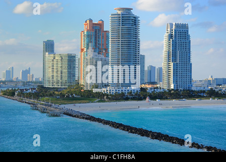 Toits de luxe appartements de grande hauteur sur South Beach à Miami, en Floride. Banque D'Images