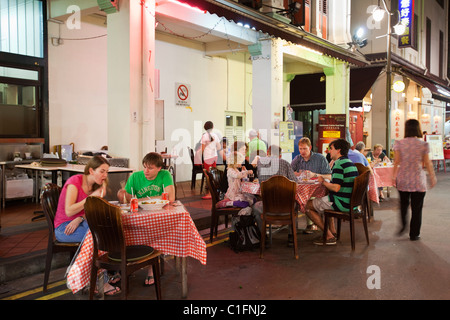 Coin de rue au Marché de Nuit sur Trengannu Street. Chinatown, Singapour Banque D'Images
