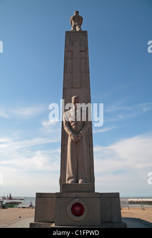 Le Zeeliedenmonument ('Sailors Monument') sur la promenade au-dessus de la plage principale d'Ostende, Belgique. Août 2010 Banque D'Images