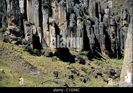 Le Pérou, le nord de la Cordillère, département de Cajamarca, site d'Cumbe-Mayo (ancien aqueduc inca) Banque D'Images