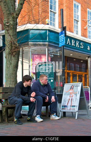 En zone piétonne. C'est dans Chichester West Sussex UK Banque D'Images