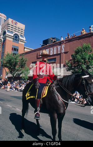 Alberta Canada Calgary Stampede (plus grand rodéo en plein air en Amérique) Canada défilant ('Gendarmerie royale du Canada Banque D'Images