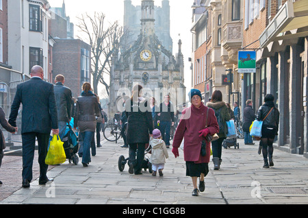 En zone piétonne. C'est dans Chichester West Sussex UK Banque D'Images