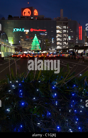 Blue Fairy lights autour de JR Yokohama, Japon Sortie Nishiguchi JP Banque D'Images