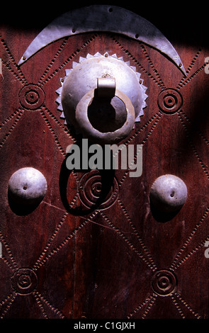 Mali, Mopti, Djenné province (UNESCO World Heritage), porte dans la vieille ville Banque D'Images