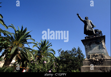 France, Pyrénées Orientales, Perpignan, statue sur l'Arago Arago place Banque D'Images