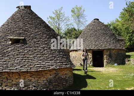 France Dordogne Perigord Noir Dordogne Valley Saint Andre d'Allas dans le lieu appelé Calpalmas Cabanes du Breuil ancien Banque D'Images