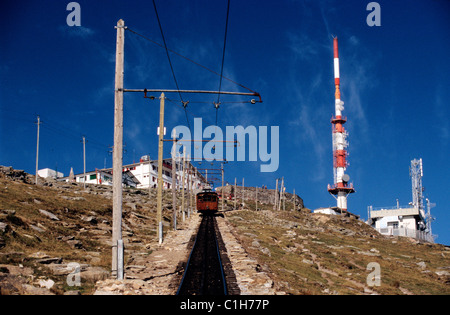 France, Pyrénées Atlantiques, le petit train de la Rhune vous emmène jusqu la Rhune Banque D'Images