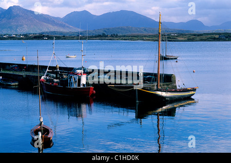 République d'Irlande, Connemara, comté de Galway Roundstone, village, port de pêche Banque D'Images