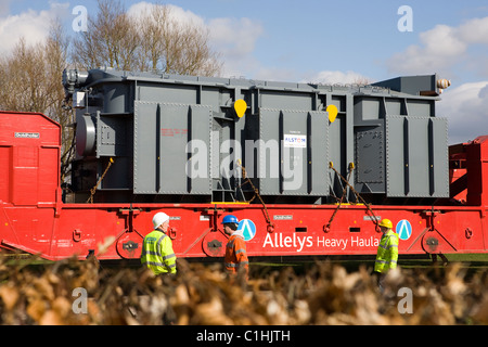 Alstom Transport lourd transformateur électrique National Grid, à Holme Road, Preston, Lancashire, UK Banque D'Images