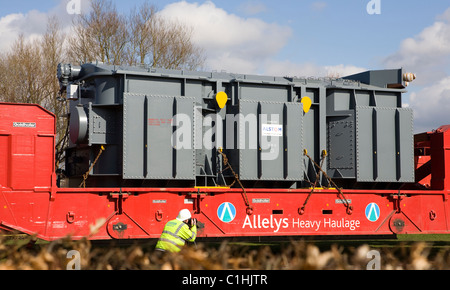 Alstom Transport lourd transformateur électrique National Grid, à Holme Road, Preston, Lancashire, UK Banque D'Images