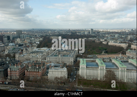 Vue sur Londres, avec le palais de Buckingham et St Jame's Park central. Banque D'Images