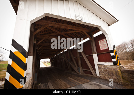 Weaver's Mill Covered Bridge Blue Ball, PA Banque D'Images