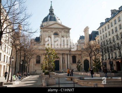Paris, France - Place de la Sorbonne avec la chapelle de la Sorbonne Banque D'Images