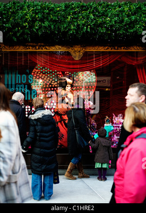 Selfridges Noël 2009 vitrine, Oxford Street, Londres, Angleterre, Royaume-Uni, Europe Banque D'Images