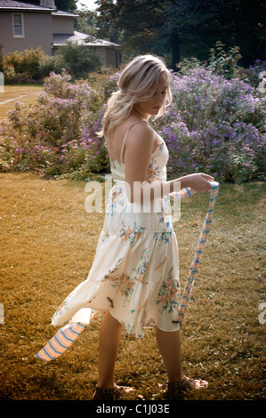 Woman Walking in Jardin, High Park, Toronto, Ontario, Canada Banque D'Images