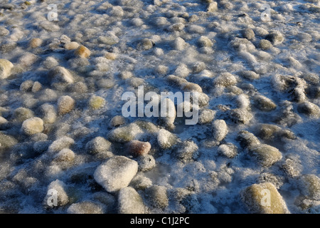 Cailloux recouvert de glace, Nordbotn, Tromso, Troms, Norvège Banque D'Images