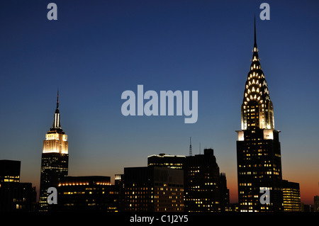 Chrysler Building et Empire State Building la nuit ensemble Banque D'Images