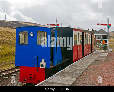 Train à Leadhills & Wanlockhead quai de gare à la gare au Leadhills dans la région de Dumfries et Galloway Ecosse Banque D'Images