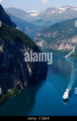 La Norvège, croisière dans le fjord de Geiranger (vue aérienne) Banque D'Images